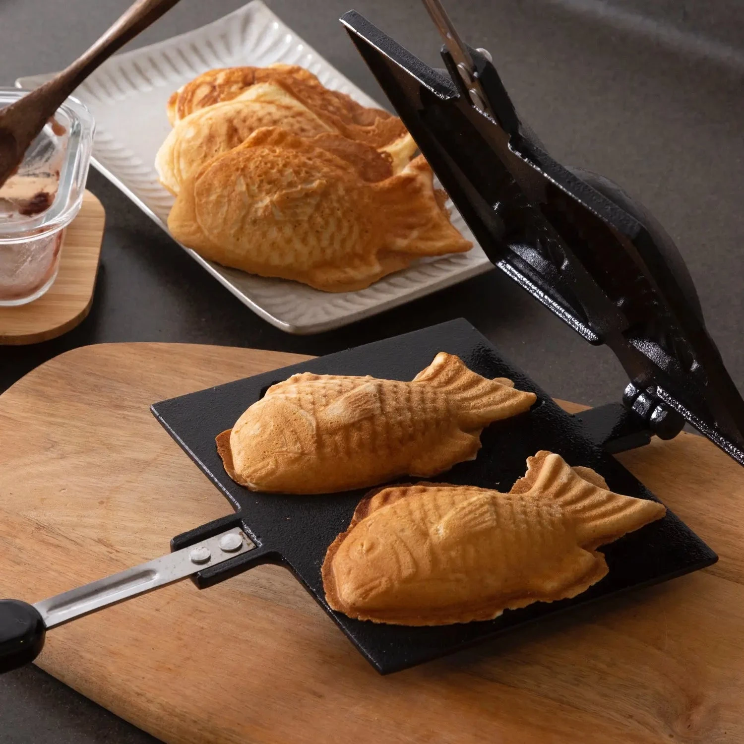 Iwachu Nambu Cast Iron Taiyaki Fish-Shaped Waffle Iron 3 Iwachu Nambu Cast Iron Taiyaki Fish-Shaped Waffle Iron - Image 3