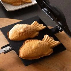 Iwachu Nambu Cast Iron Taiyaki Fish-Shaped Waffle Iron 11 Iwachu Nambu Cast Iron Taiyaki Fish-Shaped Waffle Iron -Kitchen Supplies IwachuNambuCastIronTaiyakiFish ShapedWaffleIron 2 763d550a 499f 42bb 82bd 7bc909973d6a