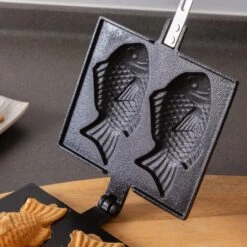 Iwachu Nambu Cast Iron Taiyaki Fish-Shaped Waffle Iron 13 Iwachu Nambu Cast Iron Taiyaki Fish-Shaped Waffle Iron -Kitchen Supplies IwachuNambuCastIronTaiyakiFish ShapedWaffleIron 4 6500a677 8fd0 45ba ad29 5038225e0bce