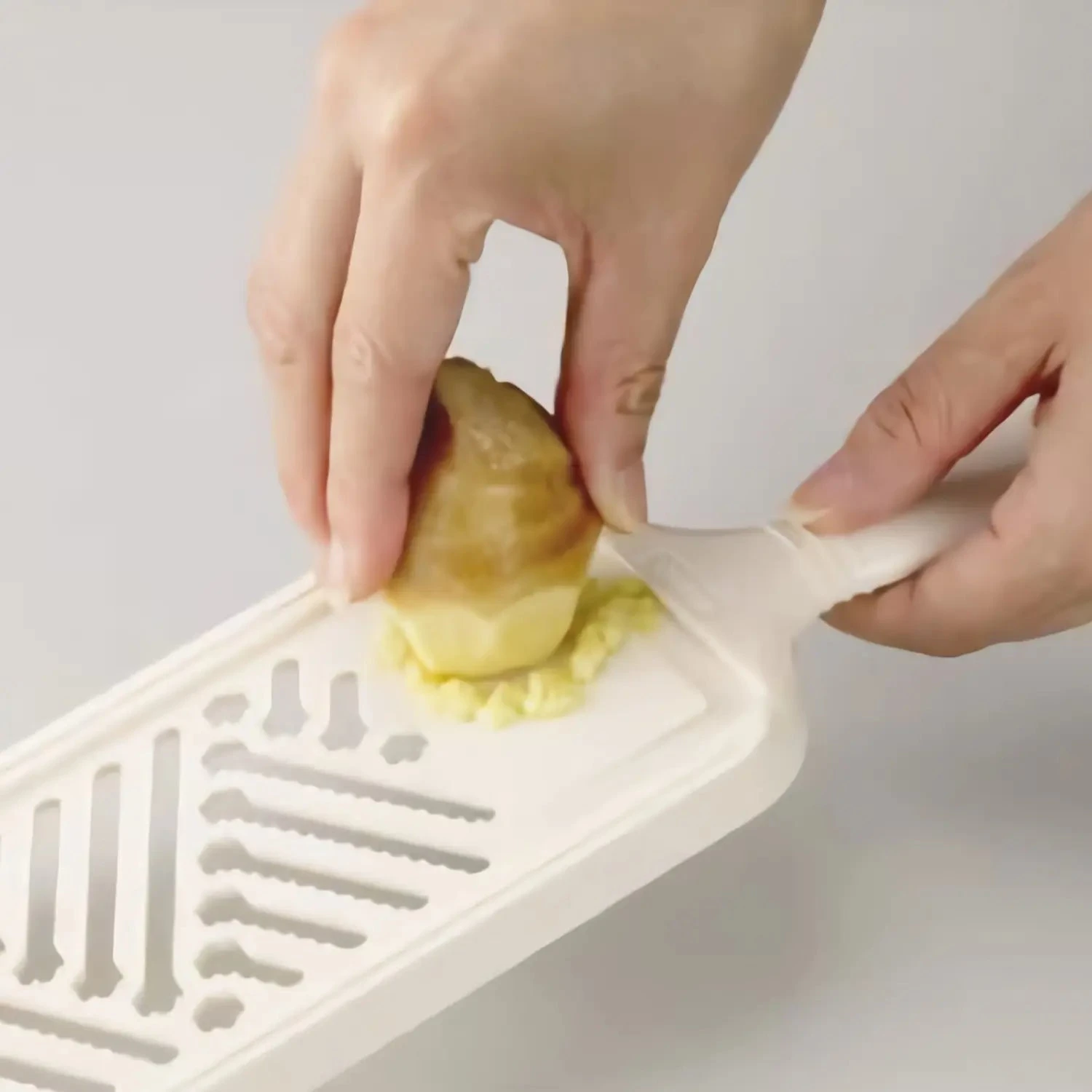 Kyocera ABS Resin Grater 3 Kyocera ABS Resin Grater - Image 3