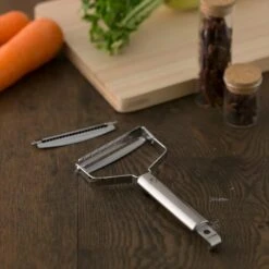Kai Seki Magoroku Stainless Steel Peeler 11 Kai Seki Magoroku Stainless Steel Peeler -Kitchen Supplies SekiMagorokuStainlessSteelPeelerDH3301 6 4ac5a632 a4b8 456d 985b 1dc7cb783233