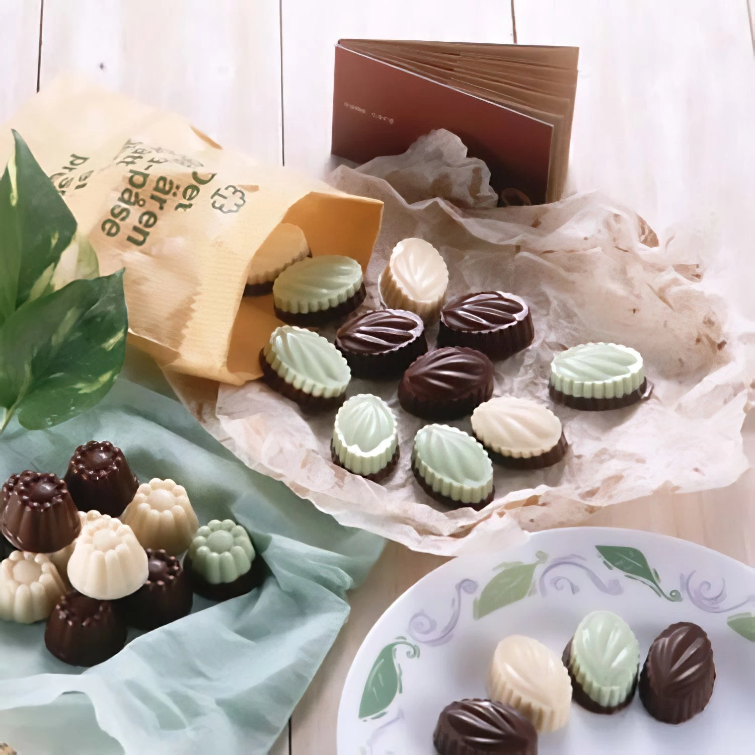 TIGERCROWN ABS Resin Leaf Chocolate Mold 2 TIGERCROWN ABS Resin Leaf Chocolate Mold - Image 2