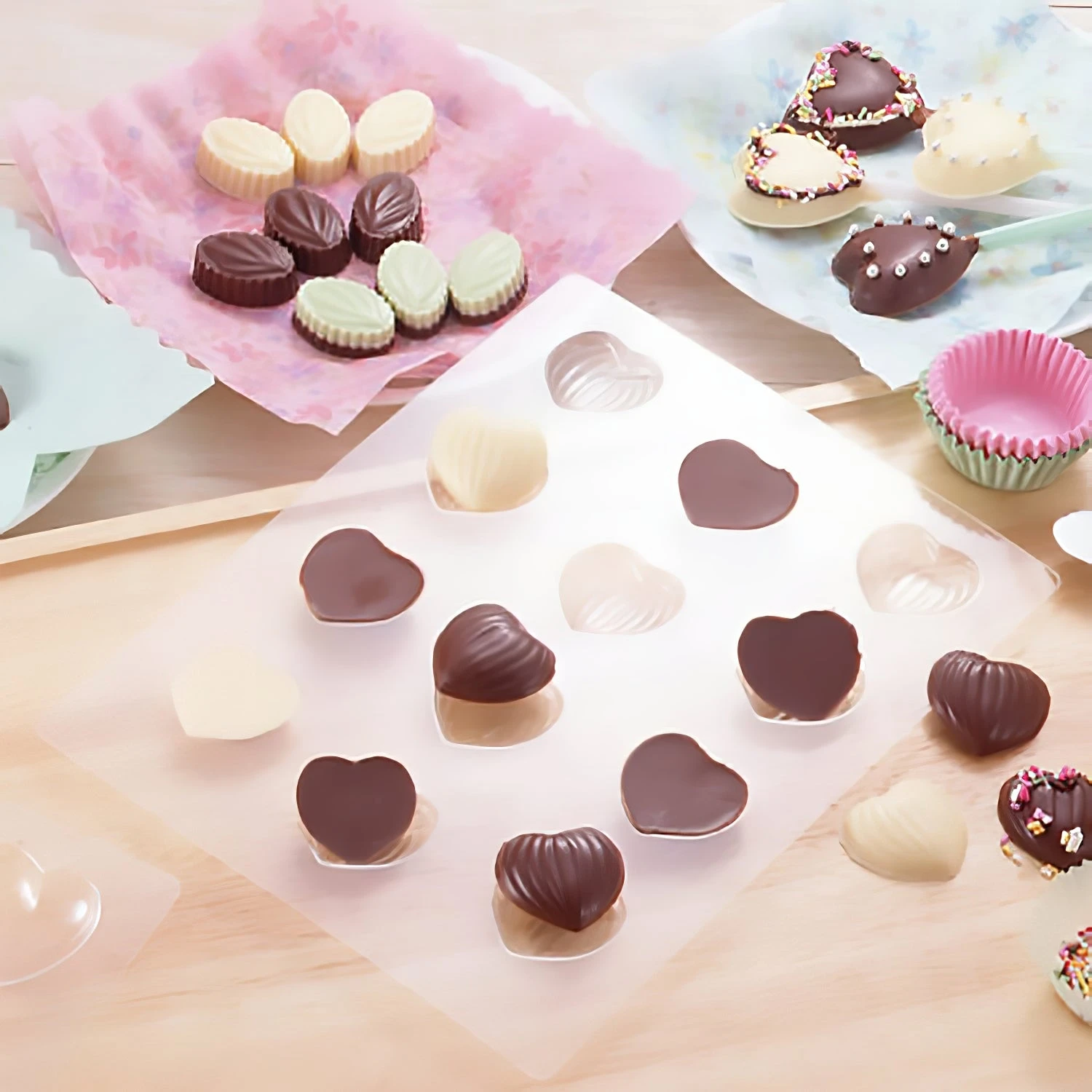 TIGERCROWN Polystyrene Striped Heart Chocolate Mold 2 TIGERCROWN Polystyrene Striped Heart Chocolate Mold - Image 2